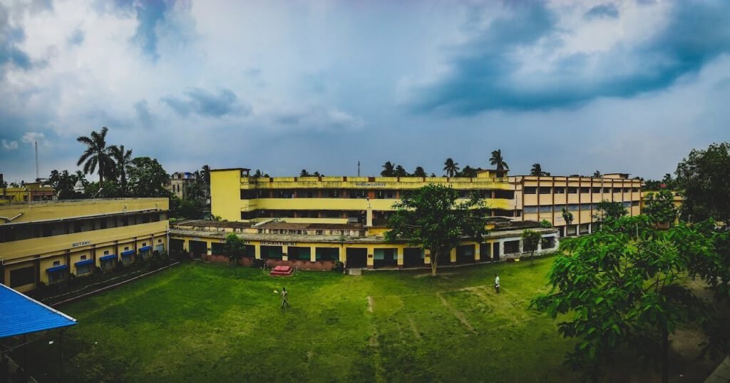 Balurghat College image